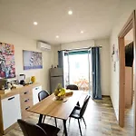 Apartment Isula Seaview *